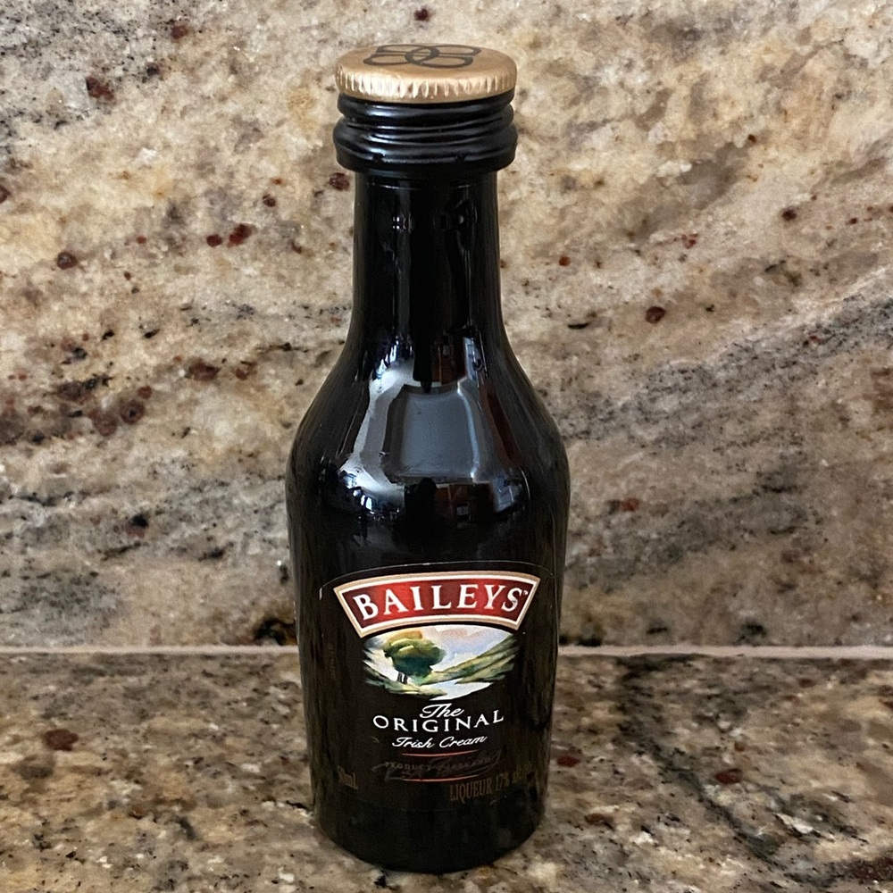 ✅NEW✅ Baileys The Original Irish Cream Mini Bottle